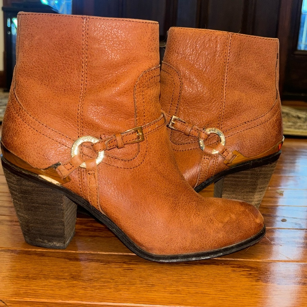 Vince Camino Gaegger leather booties with gold accents size 7.5